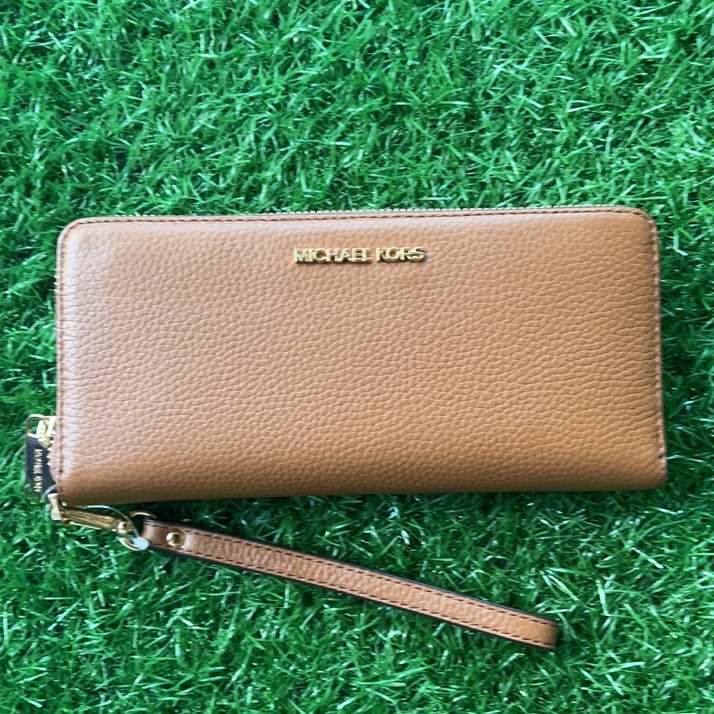 Michael Kors Jet Set Travel Large Travel CONTINENTAL Wristlet-Wallet - Picture 4 of 16